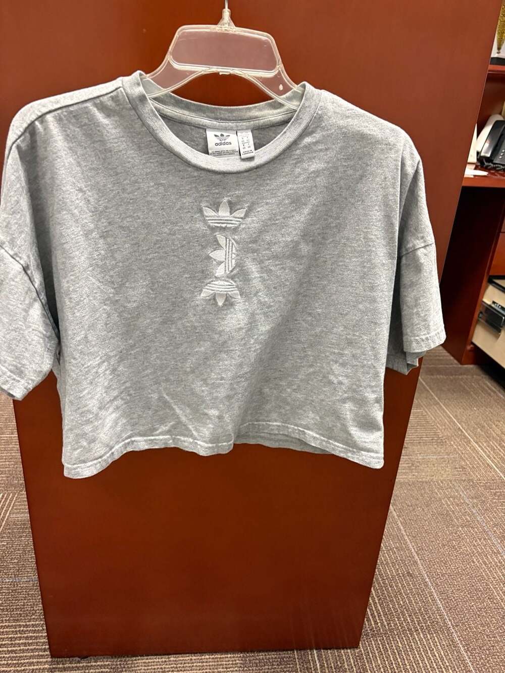 Adidas Originals Graphic Crop T-Shirt Size M Gray Trefoil